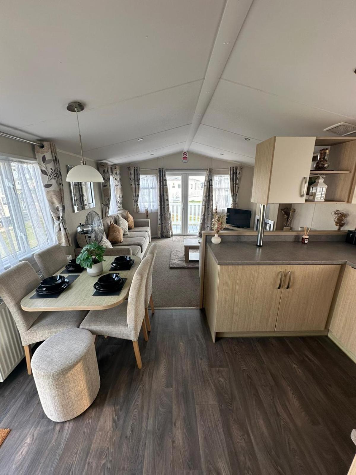 The Pixie Van Selsey Extérieur photo
