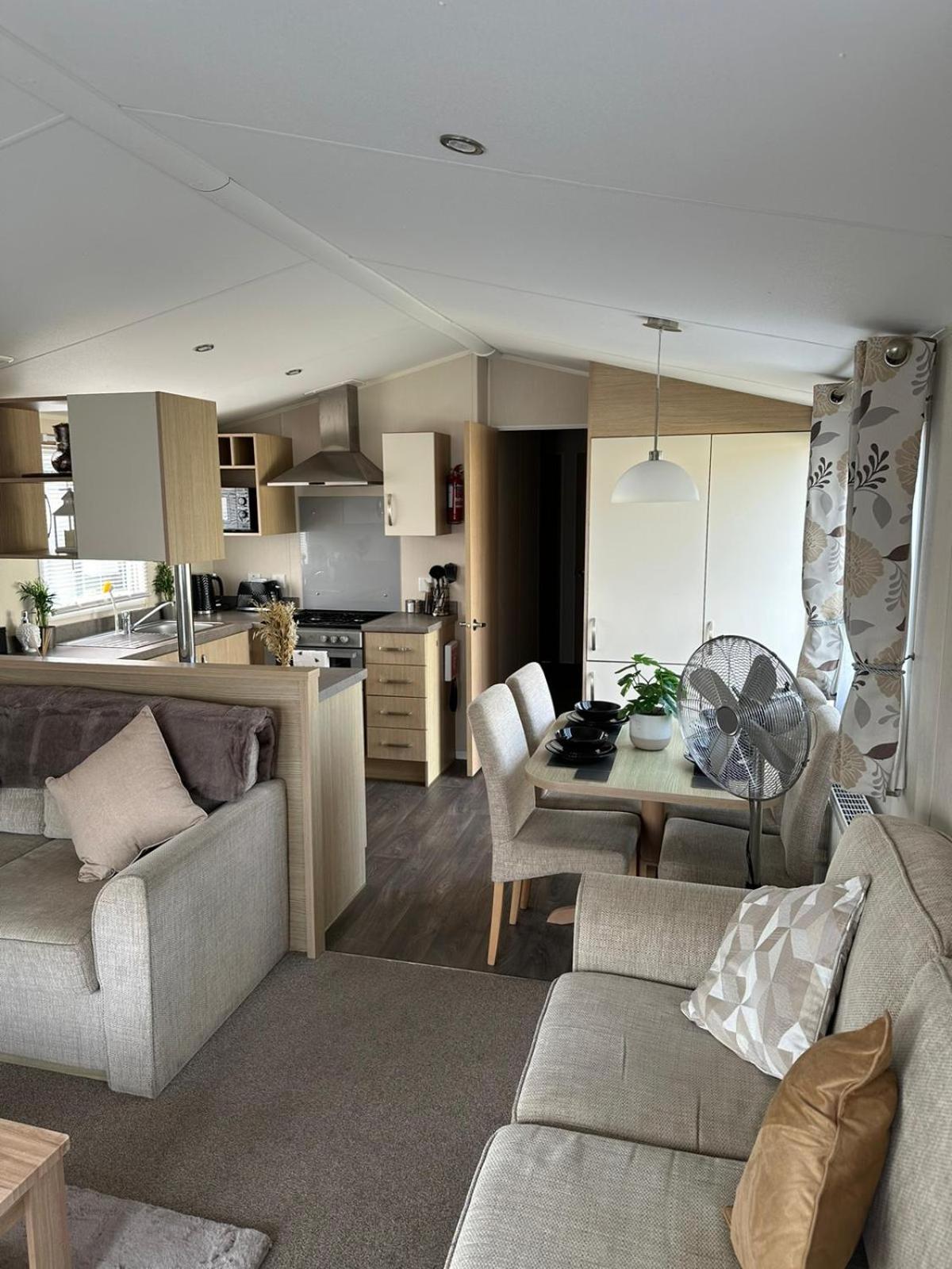 The Pixie Van Selsey Extérieur photo